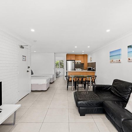 Surfers Paradise- Meters From The Beach! Gold Coast Buitenkant foto